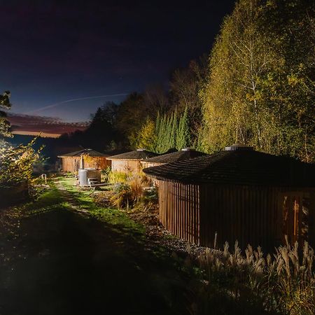 Glamp V Hluboké - Yurts&Wooden Houses Vsetín Buitenkant foto