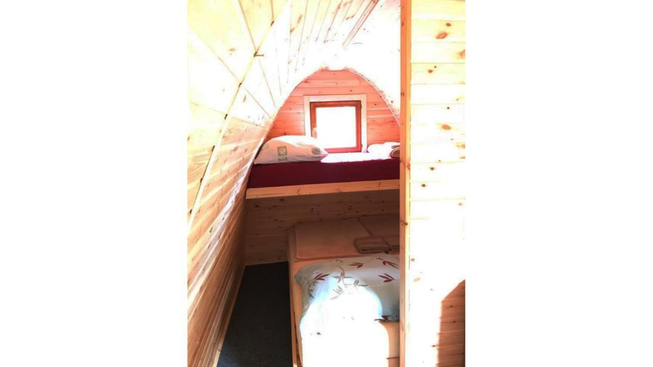 Glamp V Hluboké - Yurts&Wooden Houses Vsetín Buitenkant foto