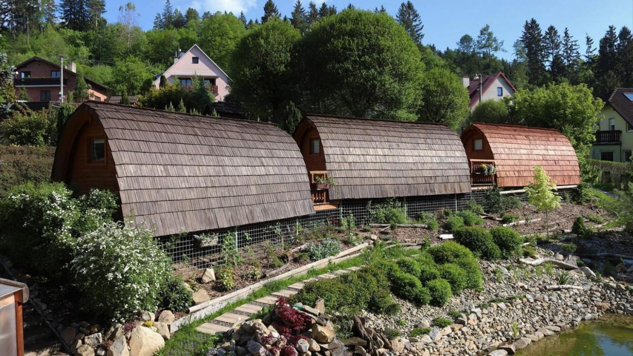 Glamp V Hluboké - Yurts&Wooden Houses Vsetín Buitenkant foto