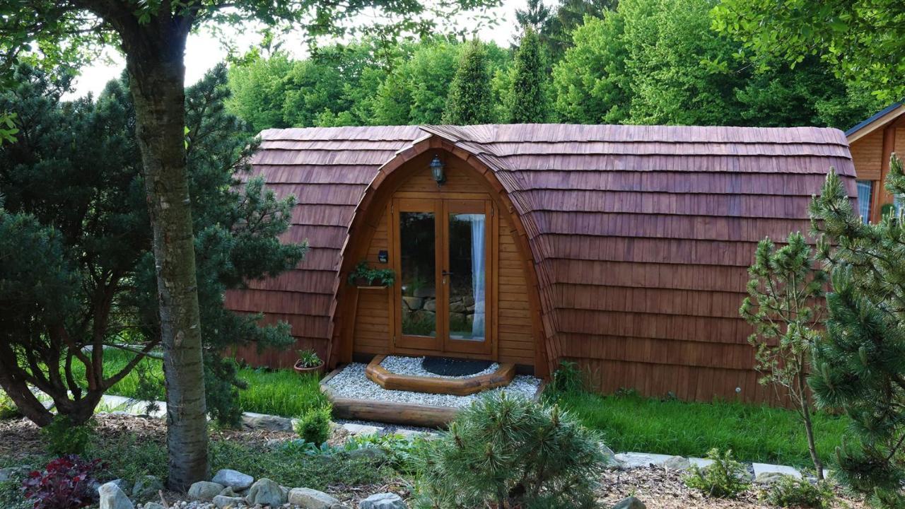 Glamp V Hluboké - Yurts&Wooden Houses Vsetín Buitenkant foto