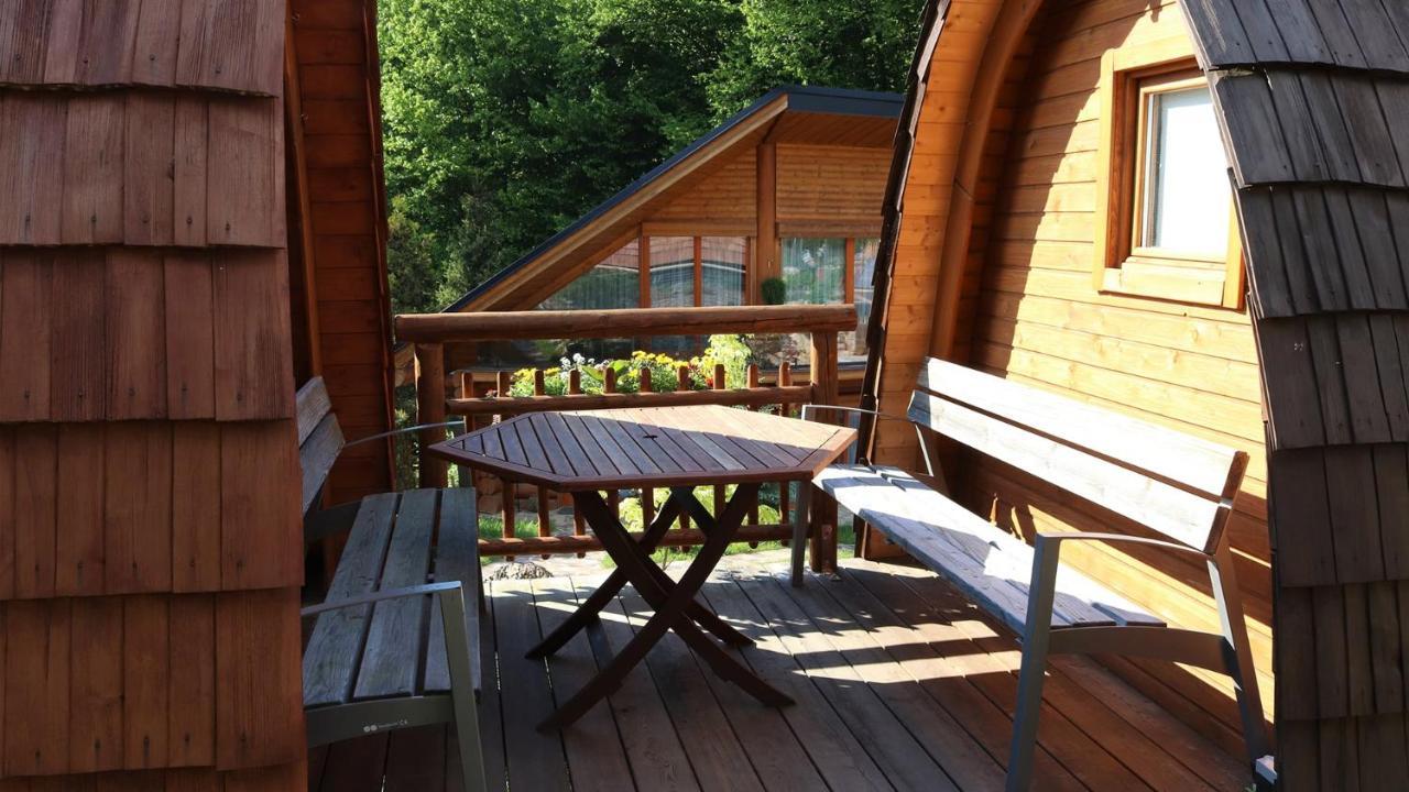 Glamp V Hluboké - Yurts&Wooden Houses Vsetín Buitenkant foto
